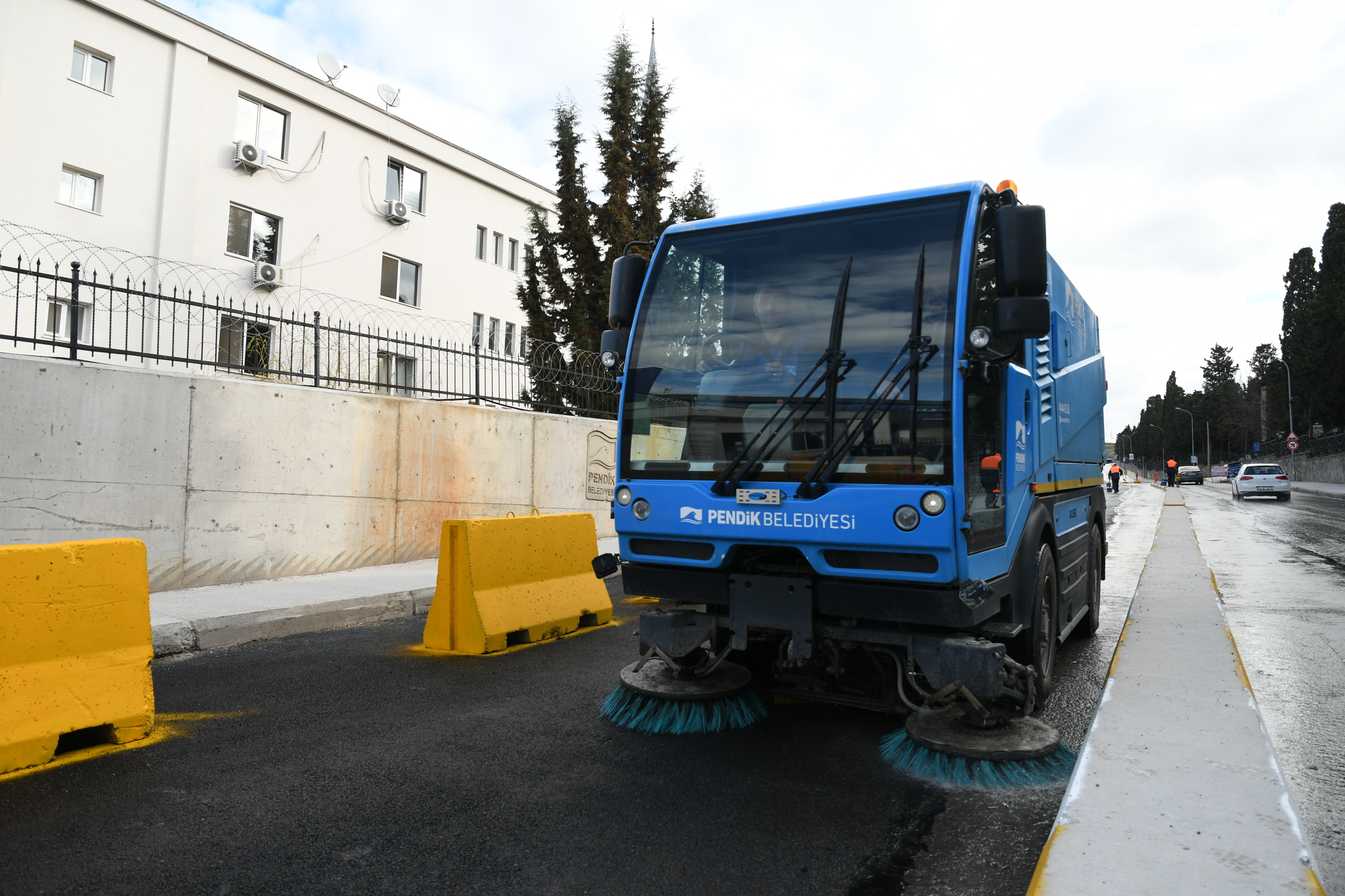 Pendik, koronavirüs tehlikesine karşı baştan aşağı temizleniyor