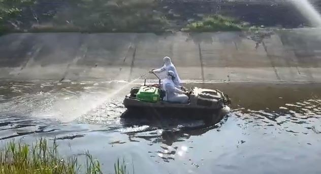 8x8 amfibik araçla larva mücadelesi