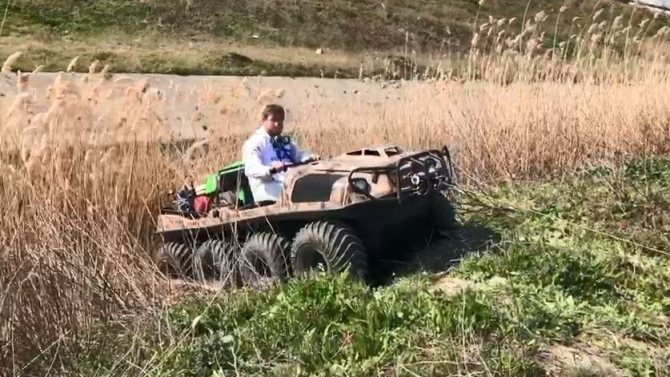 8x8 amfibik araçla larva mücadelesi