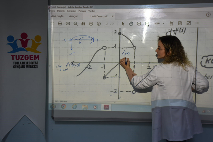 Tuzla uzaktan eğitimde hız kesmiyor