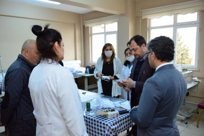 3 katlı yıkanabilir maskeler hazırlanıyor