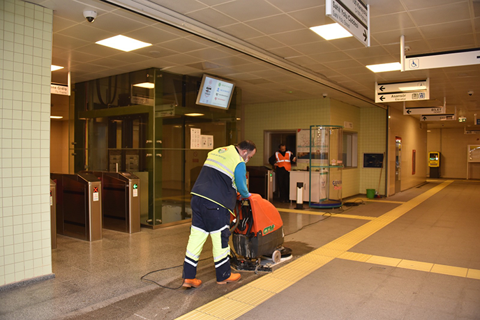 Tuzla'da dezenfektan çalışmaları tam gaz devam ediyor