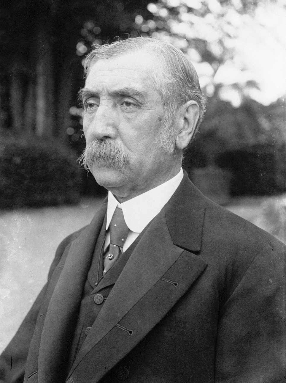 Damat Ferit Paşa kimdir? Damat Ferit hain mi? İşte Damat Ferit ölümü