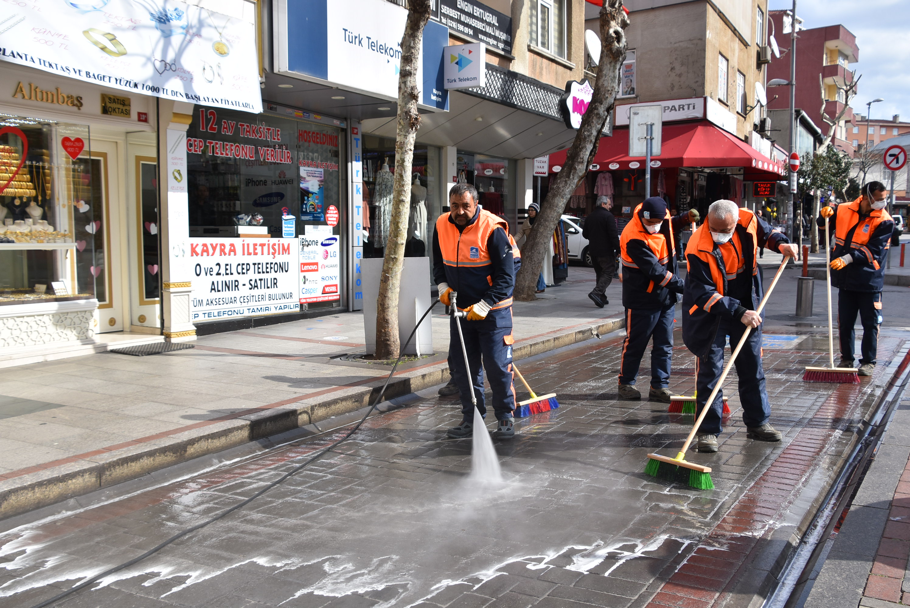 Pendik Belediye Başkanı Ahmet Cin, yapılan çalışmaları basınla paylaştı