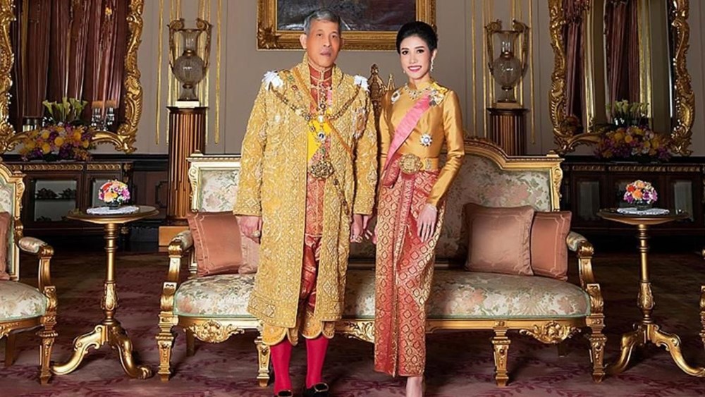 Tayland Kralı Almanya'daki 20 cariyeli karantinasından da kaçtı!