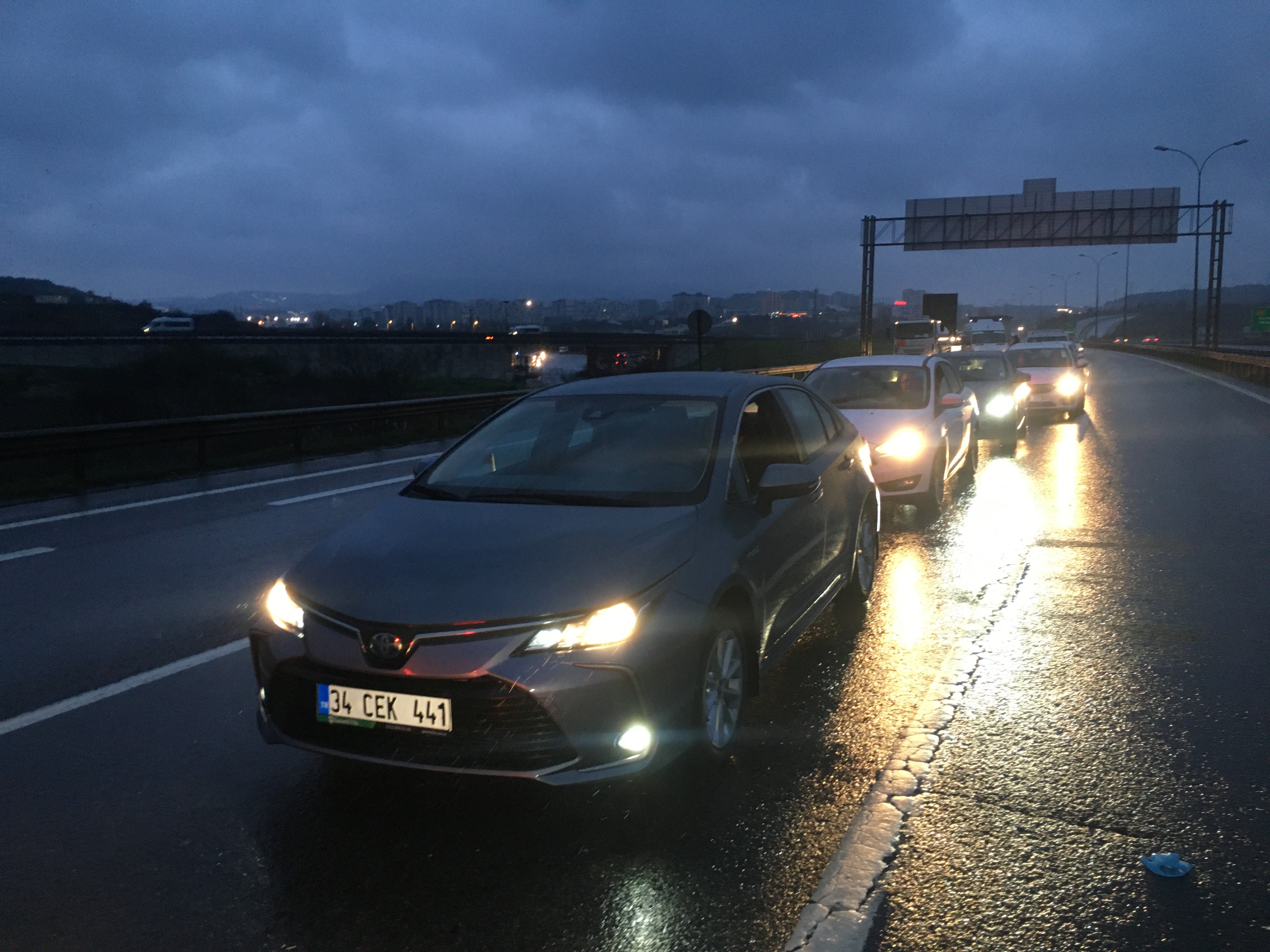 İstanbul'un giriş ve çıkışlarında denetimler sürüyor