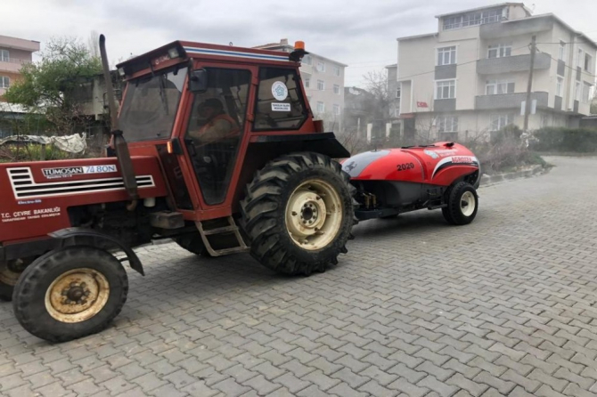 Tekirdağ’da salgına karşı ara sokaklar dezenfekte ediliyor