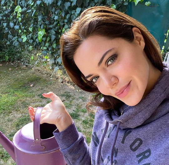 Hilal Altınbilek kozmetik detoksuna başladı