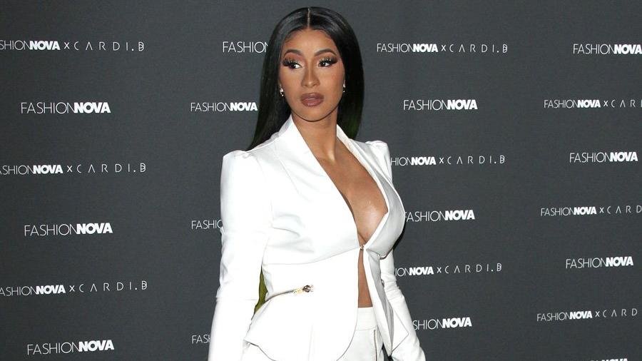 Cardi B koronavirüs için bağış başlattı