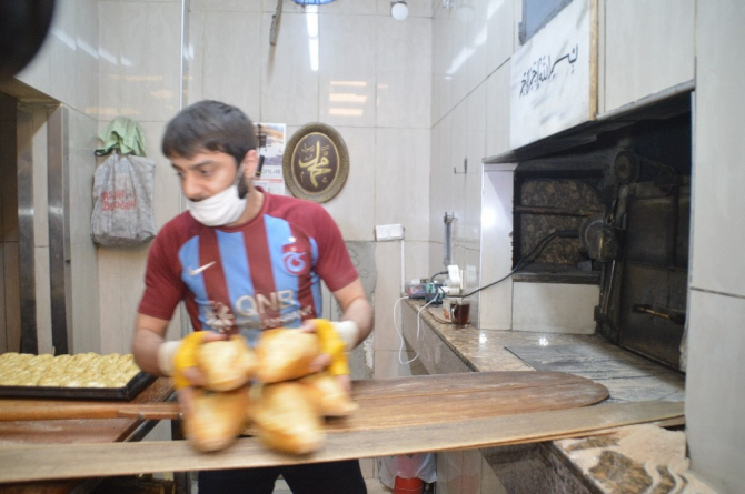 Sokağa çıkma yasağında ilk gün! Ekmekler dağıtıma hazır