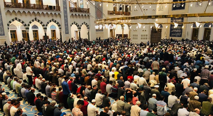 Teravih namazı kaç rekat, nasıl kılınır?