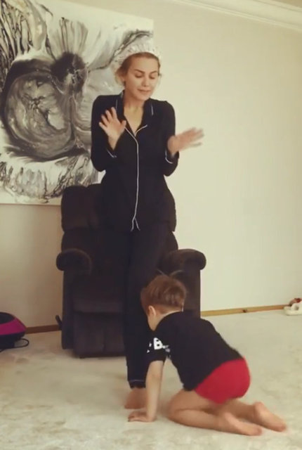 Ece Erken gelen tepkilere dayanamadı! Sosyal medya hesabını kapattı