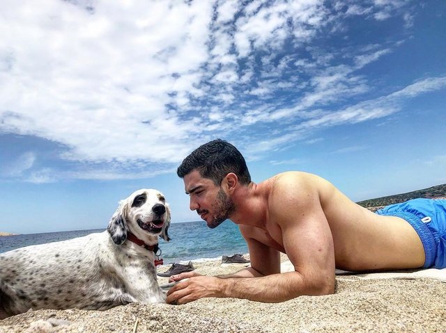 Kaan Yıldırım sosyal medyadan anne ve babasını sildi