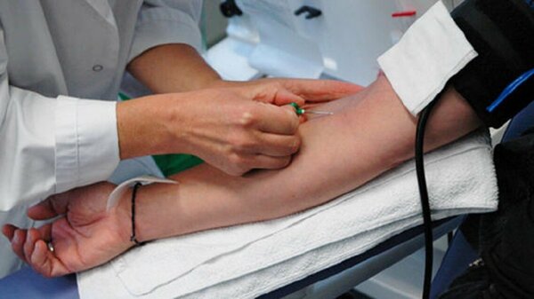 Kan verince oruç bozulur mu?