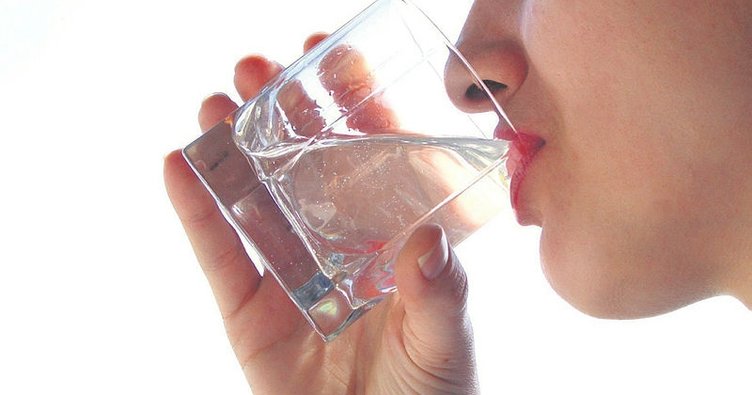 Göz damlası oruç bozar mı?