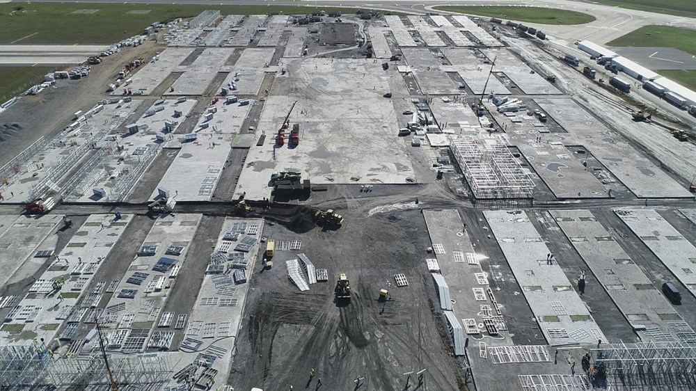 Atatürk Havalimanı'na yapılan salgın hastanenin bina yapımı görüntülendi