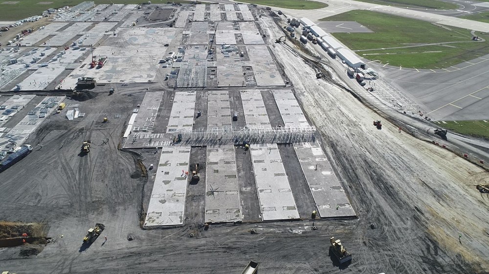 Atatürk Havalimanı'na yapılan salgın hastanenin bina yapımı görüntülendi