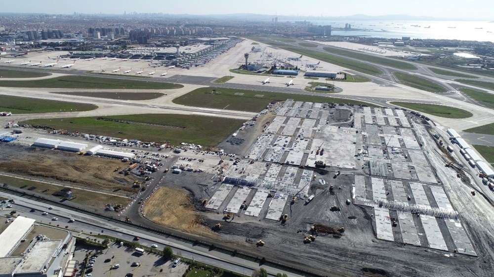 Atatürk Havalimanı'na yapılan salgın hastanenin bina yapımı görüntülendi