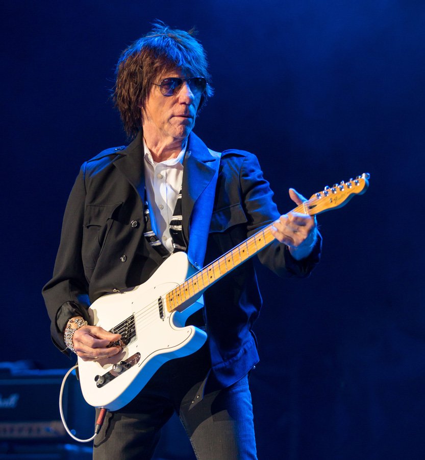 Johnny Depp yeni albümü bu karizmatik pozuyla duyurdu!