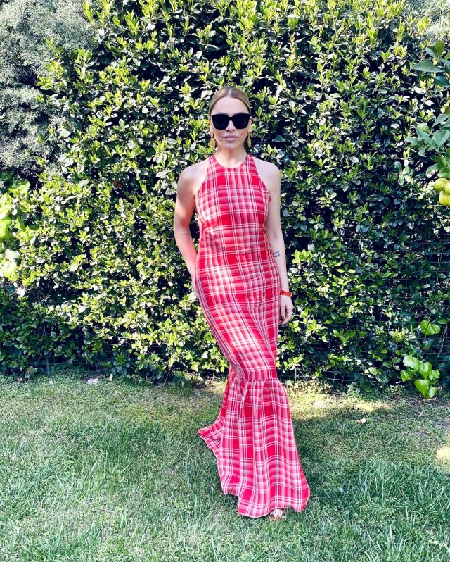 Hadise'den bahar geldi pozları