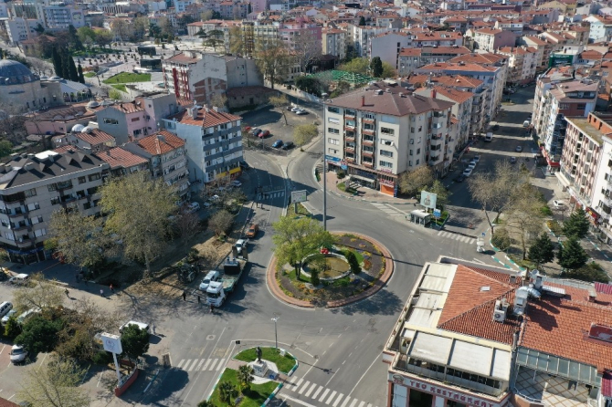 Cumhuriyet Meydanı sil baştan yenileniyor