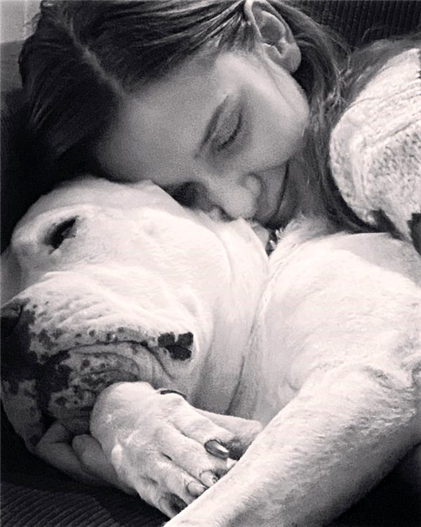 Alina Boz ölen köpeği için yaptığı paylaşım herkesi duygulandırdı