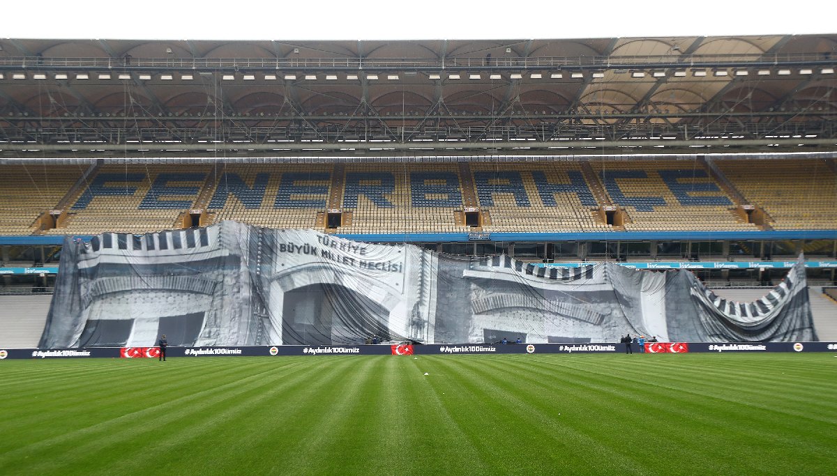Fenerbahçe stadında 100 yıllık Atatürk fotoğrafı! Ali Koç'un duygulandıran konuşması