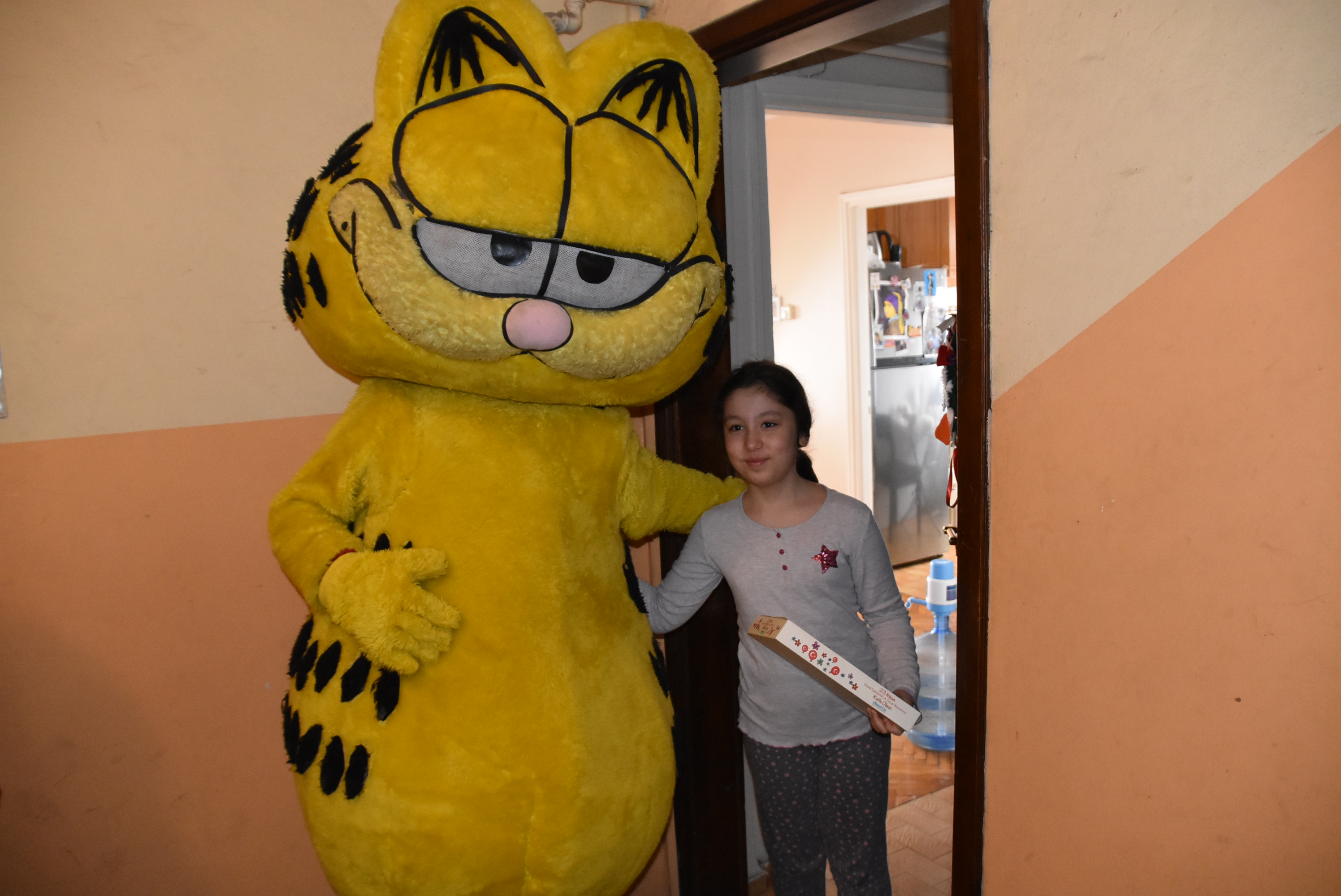 Pendik Belediyesi'nden 23 Nisan'da maskotlu ziyaret!