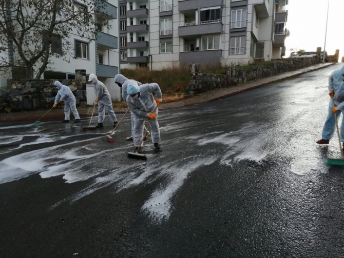 Dezenfeksiyon çalışmaları aralıksız sürüyor