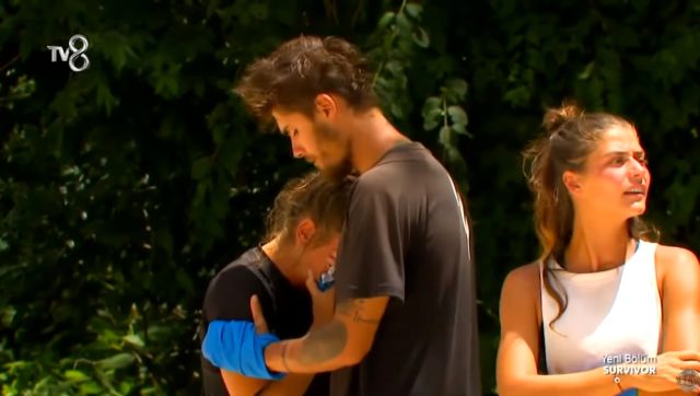 survivor-nisa-oyun-esnasinda-gozyaslarina-13167664-905-m.jpg