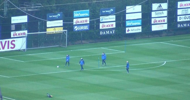 Fenerbahçe'de karantina bitti! Futbolcular sahaya indi
