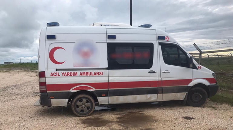 Kiralık ambulansla taşınan 112 kilo esrar yol kenarına atıldı