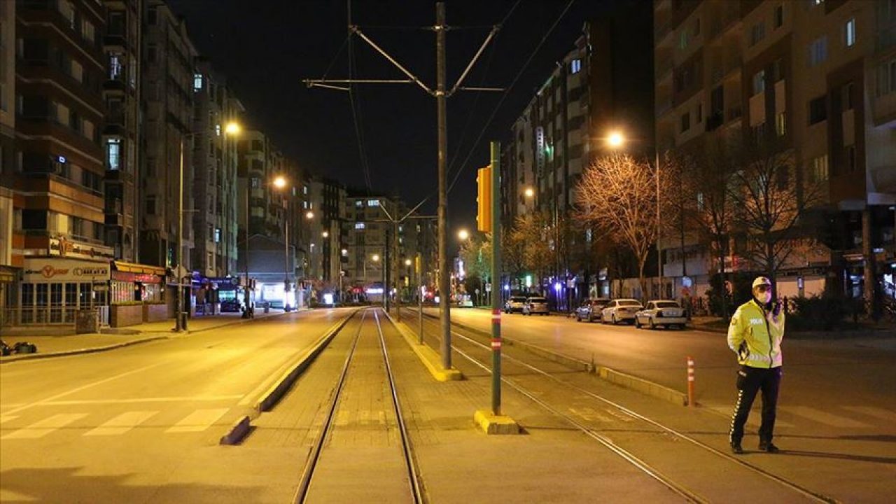 10 Mayıs PTT, Sürat, Mng ve Aras kargoçalışıyor mu? Kargo şirketleri açık mı?