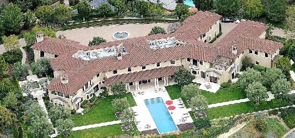 Prens Harry ve Meghan Markle'ın malikaneleri ilk kez görüntülendi