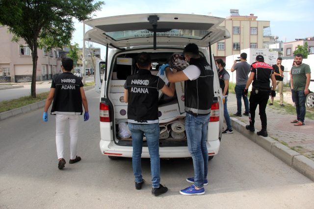 Adana polisi o mahalleyi ablukaya aldı