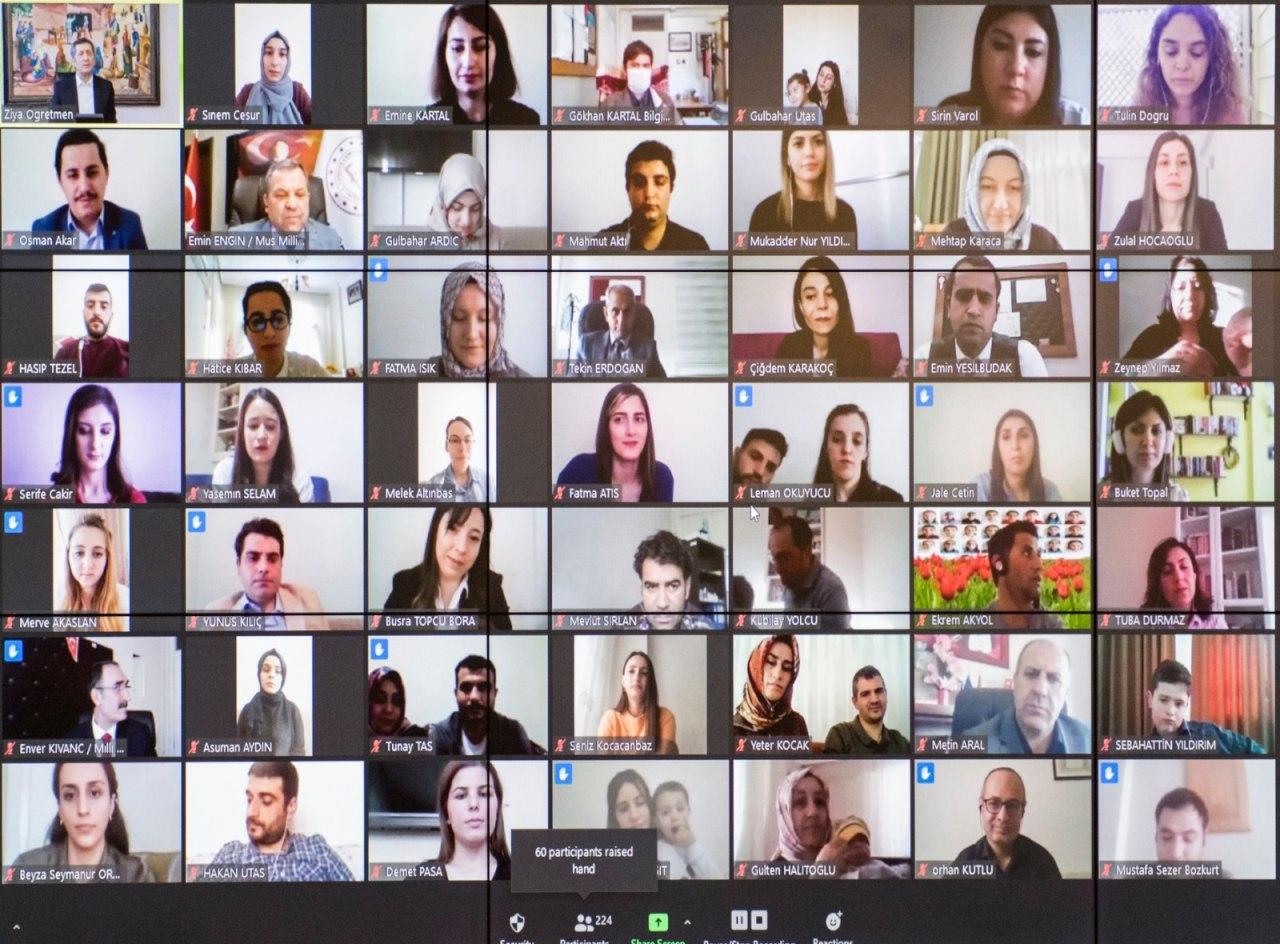 'Ziya Öğretmen ile Eğitim Buluşmaları'nda okulların açılması ile ilgili açıklama