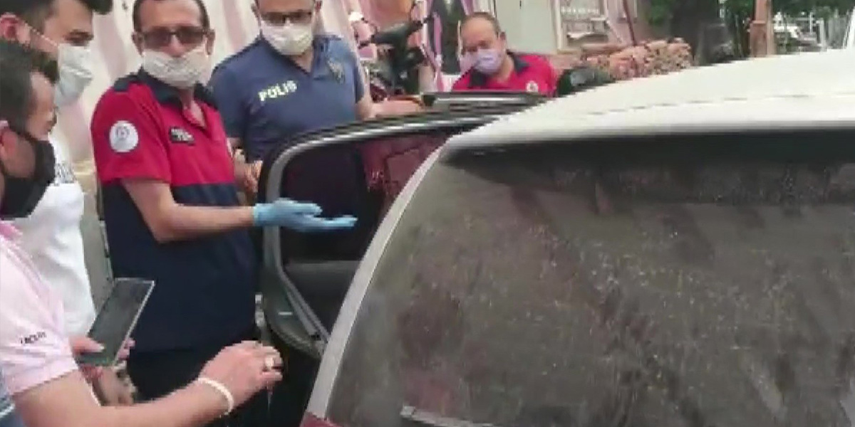 Havanın 38 derece olduğu Denizli'de küçük köpeği otomobilde unuttular