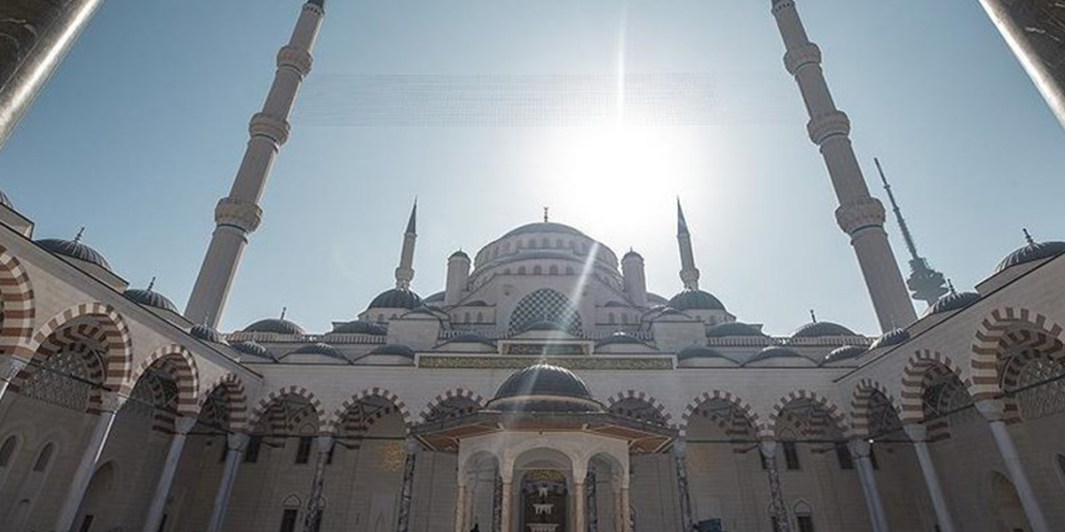 Kadınlar bayram namazı kılar mı? Diyanet