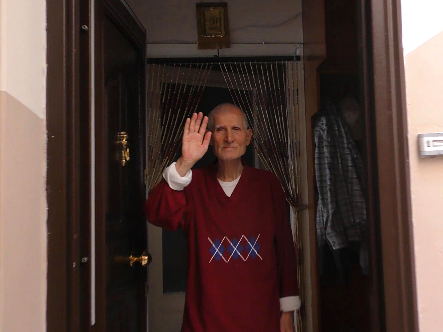 Pendik'teki yaşlı vatandaşlara berber desteği!