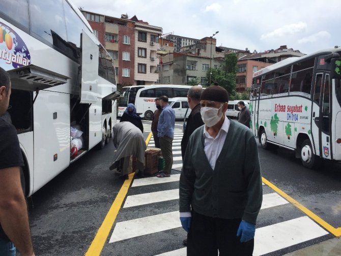 65 yaş üstü vatandaşlar otogarlara koştu