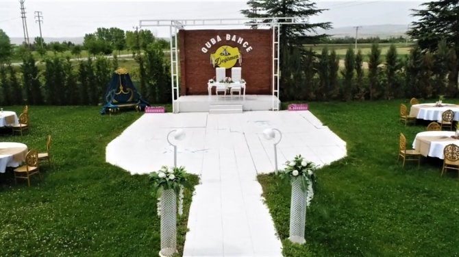 Artık düğünlerde ‘sosyal mesafe’ kuralı uygulanıyor