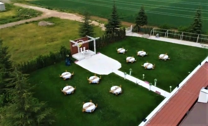 Artık düğünlerde ‘sosyal mesafe’ kuralı uygulanıyor