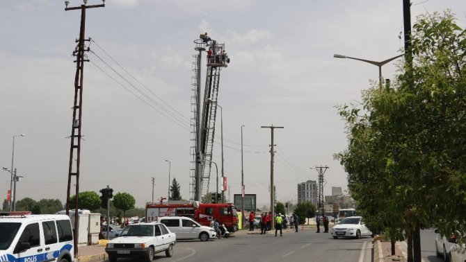 İntihar teşebbüsünde bulunan genci canlı yayınladılar