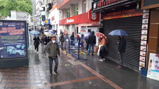 Komaya giren adama zorla çikolata yedirdiler