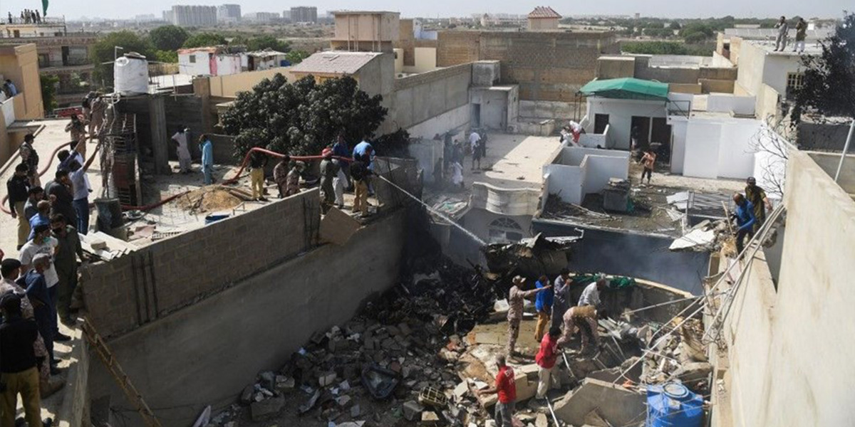 Bakan Koca'dan Pakistan'daki uçak kazasına ilişkin açıklama: Sağ kurtulan yok