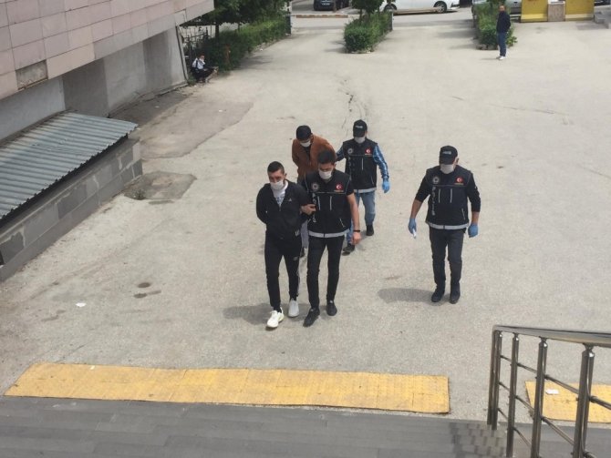 Akılalmaz yöntem! Uyuşturucuyu motor kısmına gizlemişler