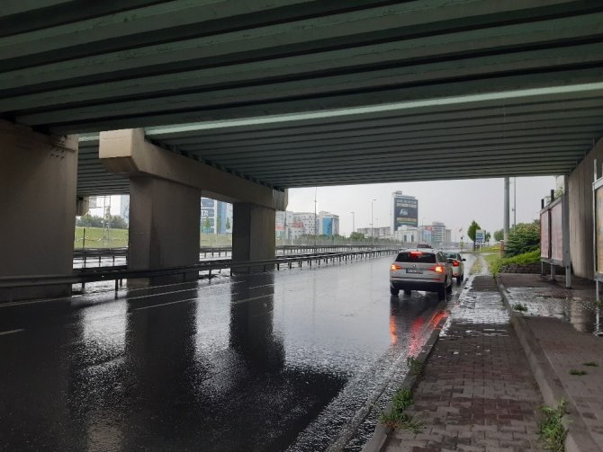 İstanbul’da bu sabah şiddetli yağış!