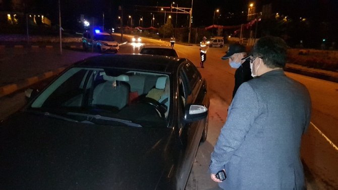 Karabük’te kısıtlama öncesi yollar bariyerlerle kapatıldı