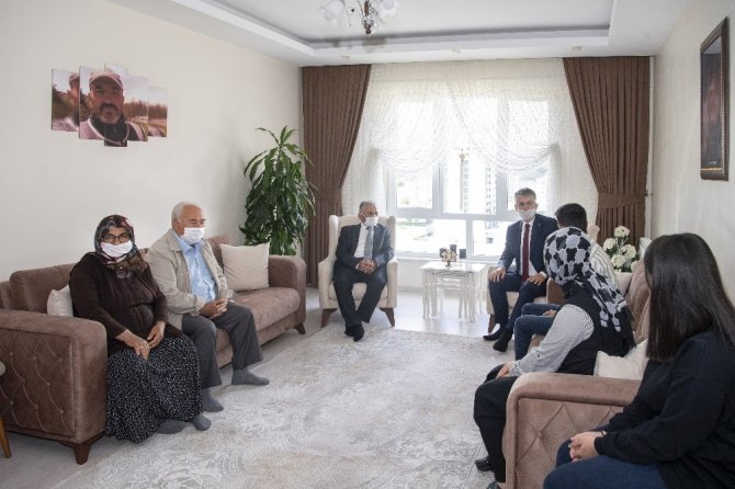 Kayseri'de şehit ailelerine anlamlı ziyaret