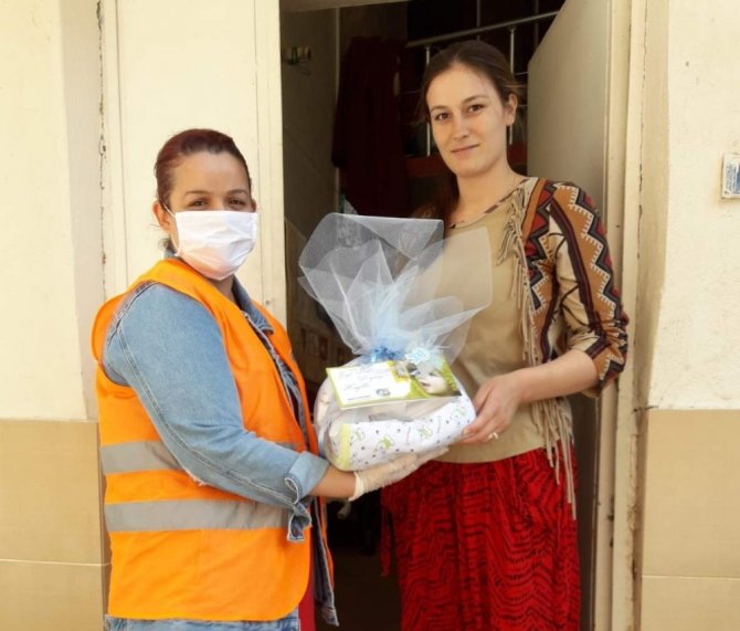 Kuyucak Belediyesi'nden ‘Hoş geldin bebek’ ziyaretleri